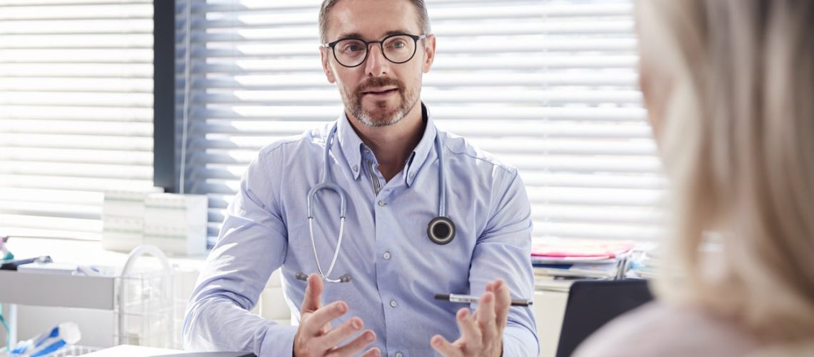 hérnia epigástrica